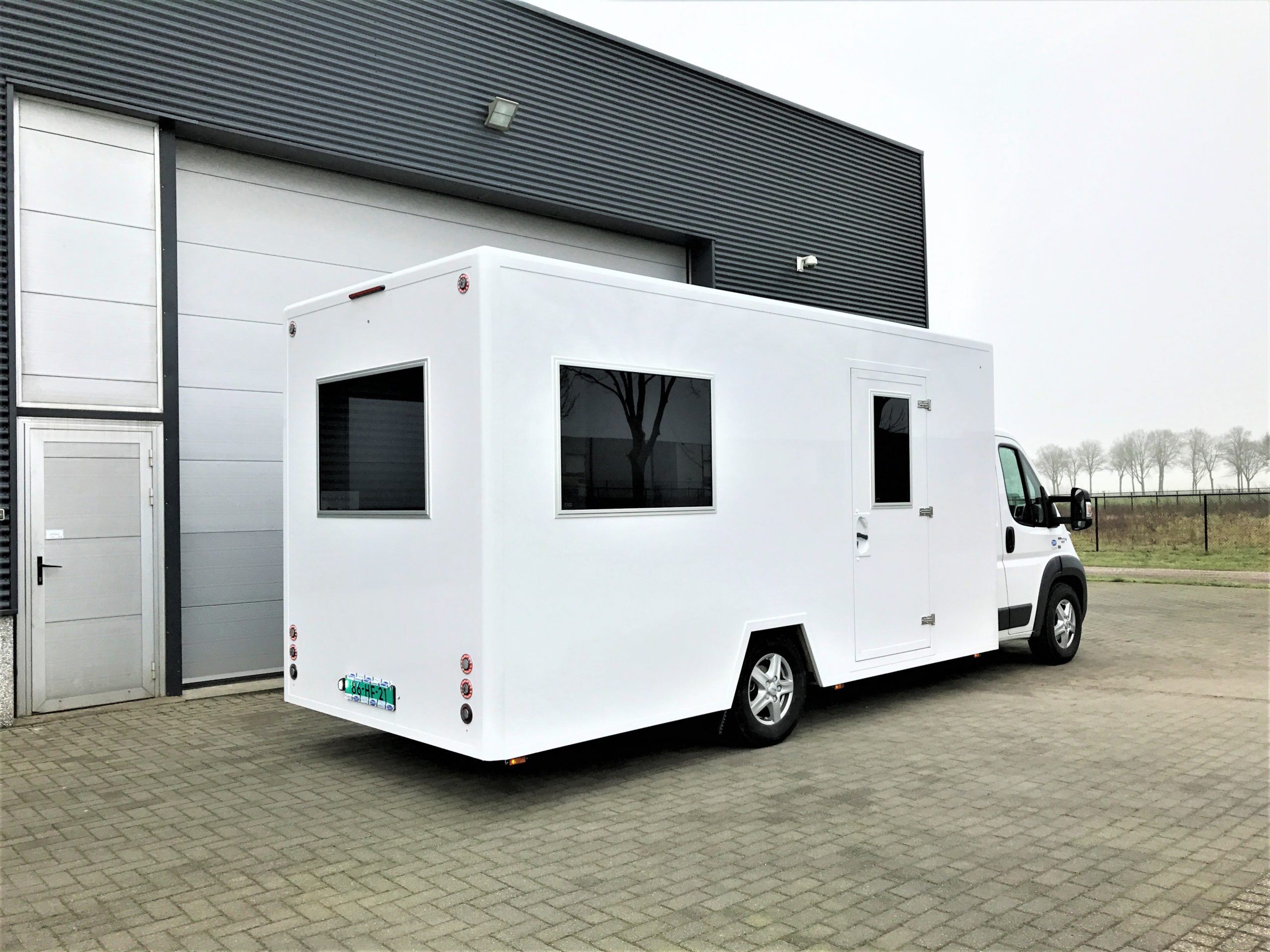 Coxx X-Low mobile office - blanco - Lamboo Zoetermeer body