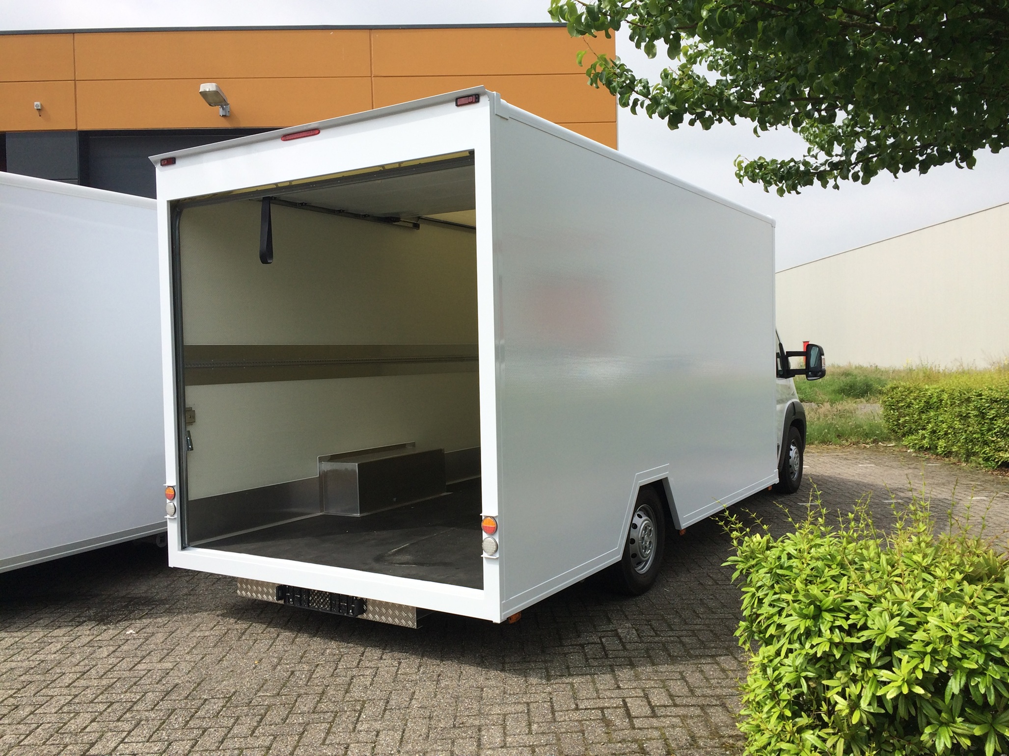 Coxx X-Low 3.5t home delivery truck - Low Floor Ducato conversion - CityBOX body