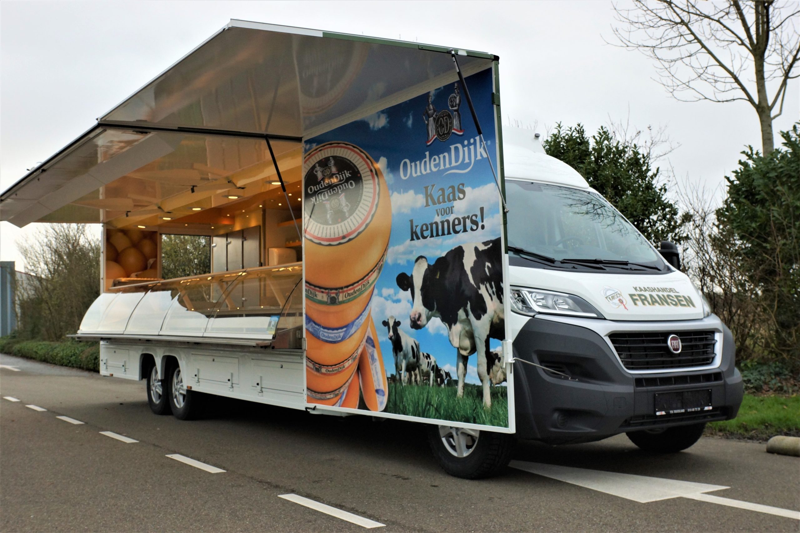 Coxx X-Low 7,5t tandem low floor food truck cheese